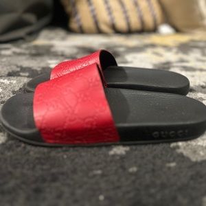 Red gucci slides